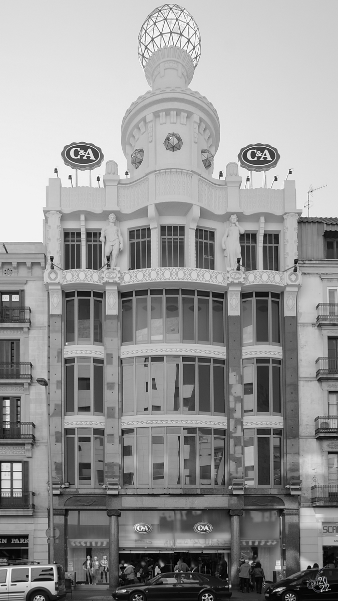 Eine C&A-Filiale auf der Carrer de Pelai in Barcelona. (Februar 2013)