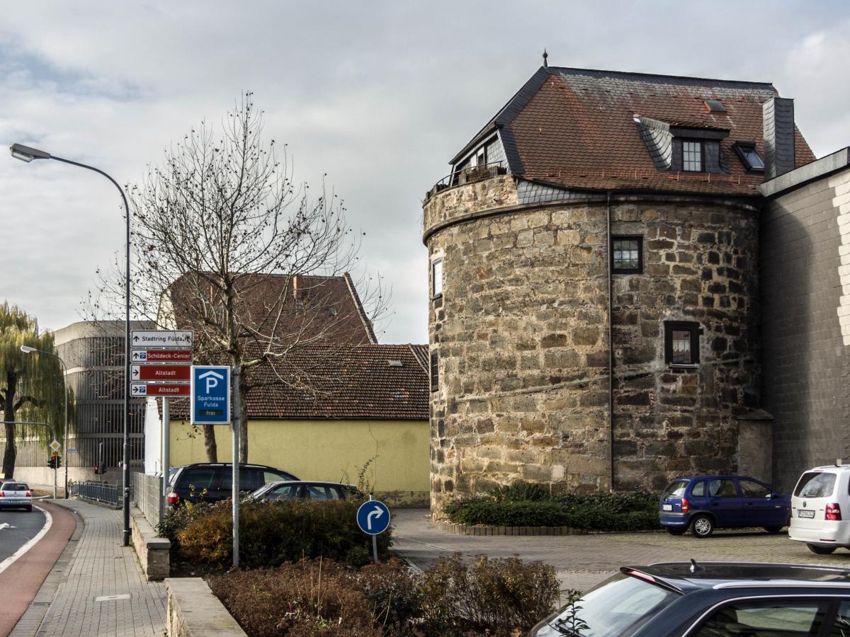Eine eingebaute Bastion in Fulda. Es kann recht interessant sein, dort zu Wohnen. Die Aufnahme stammt vom 24.11.2012.