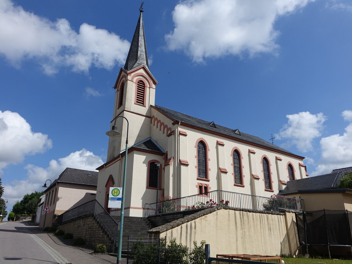 Eisenach, kath. Pfarrkirche St. Martin, erbaut 1898 (23.06.2022)