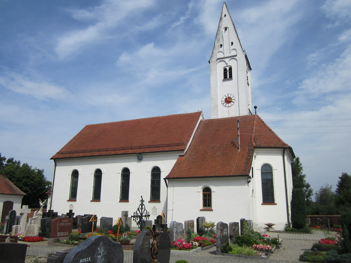 Ellerbach, kath. Pfarrkirche St. Peter und Paul, Flachgedeckter Saalbau mit eingezogenem, dreiseitig geschlossenem Chor und Satteldachturm, erbaut 1860 (20.07.2014)