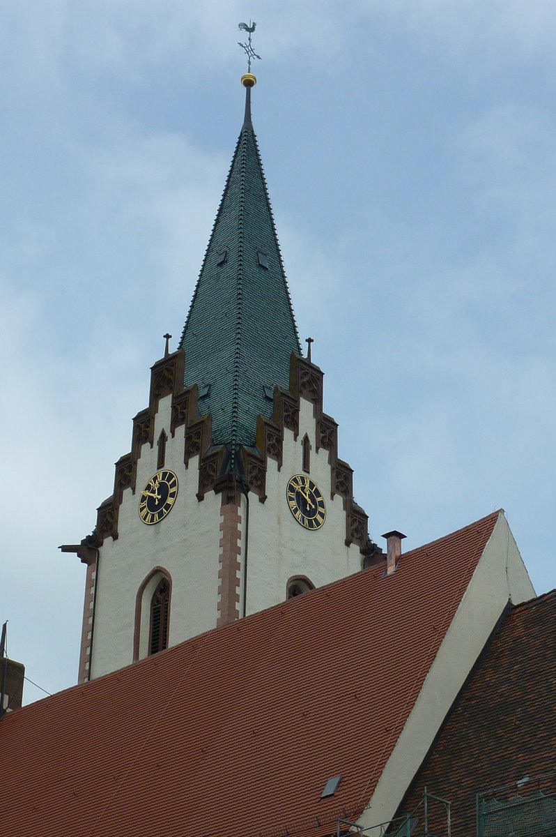 Engen, Blick zum Glockenturm der Stadtkirche, Juli 2012