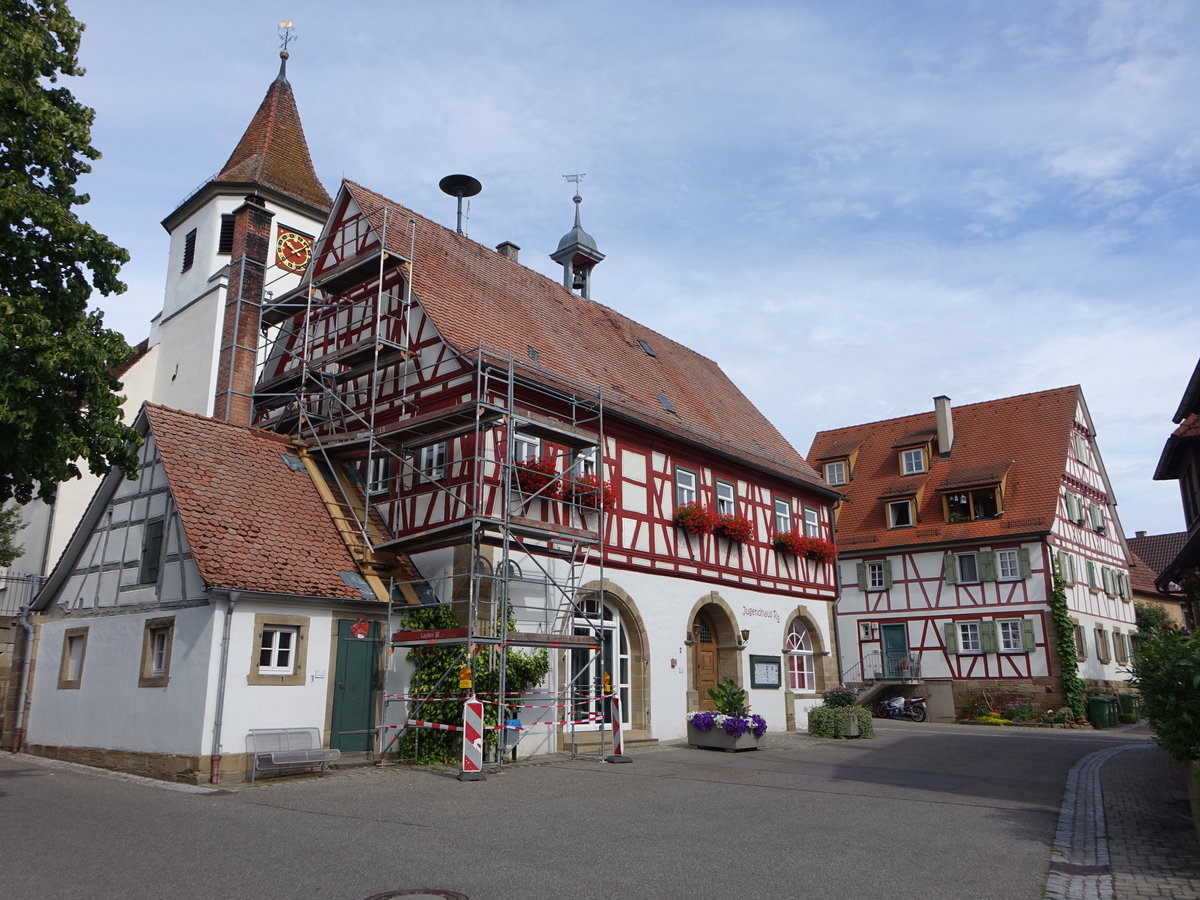 Erligheim, altes Rathaus und St. Johannes Kirche von 1749 (24.06.2018)