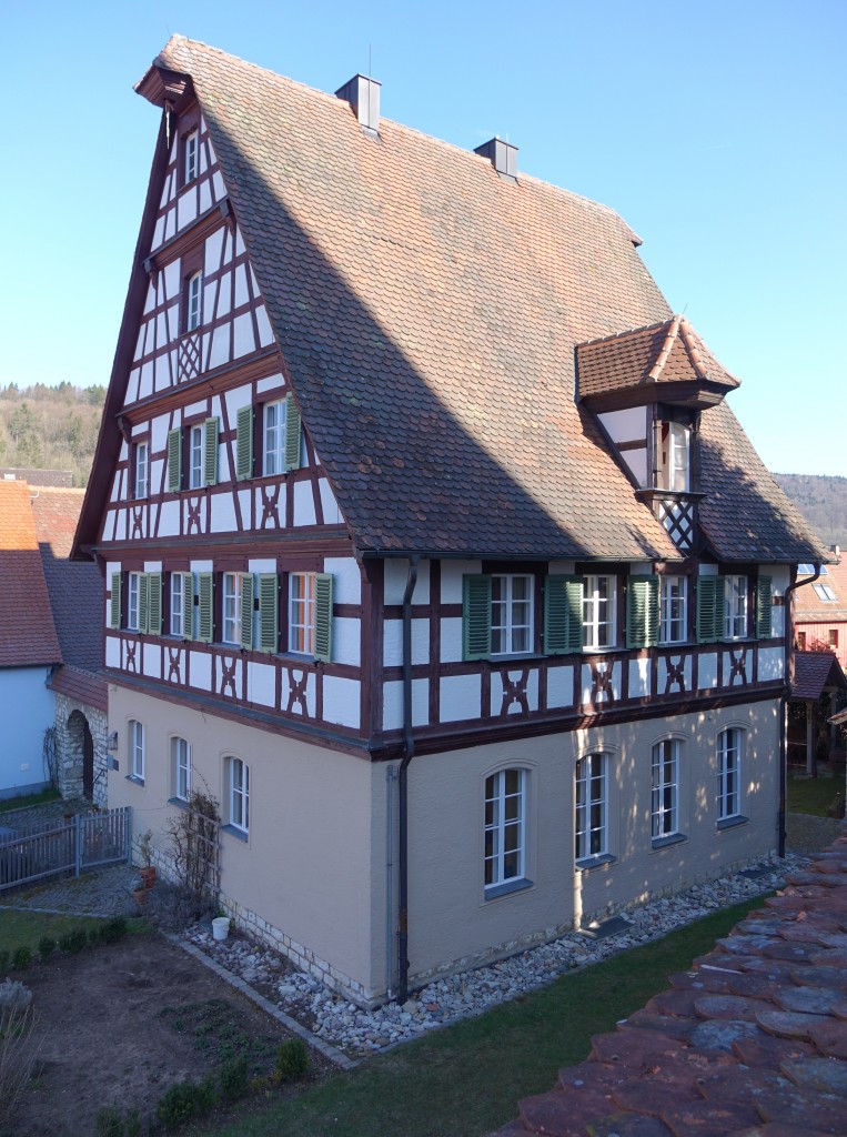Eschenbach, Pfarrhaus, stattlicher Fachwerkbau, erbaut 1939 von Fritz Mayer (05.04.2015)