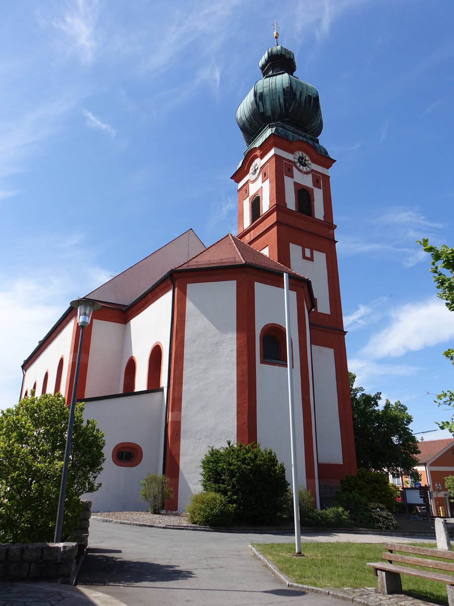 Eslarn, Katholische Pfarrkirche Mari Himmelfahrt, erbaut von 1681 bis 1687 (20.05.2019)