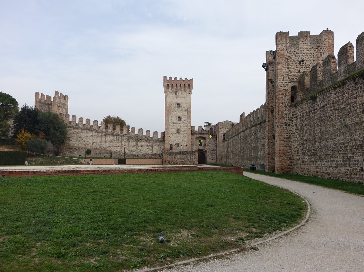 Este, Castello Carraresse, gegrndet 1050 von der Familie Este, erneuert 1339 (29.10.2017)