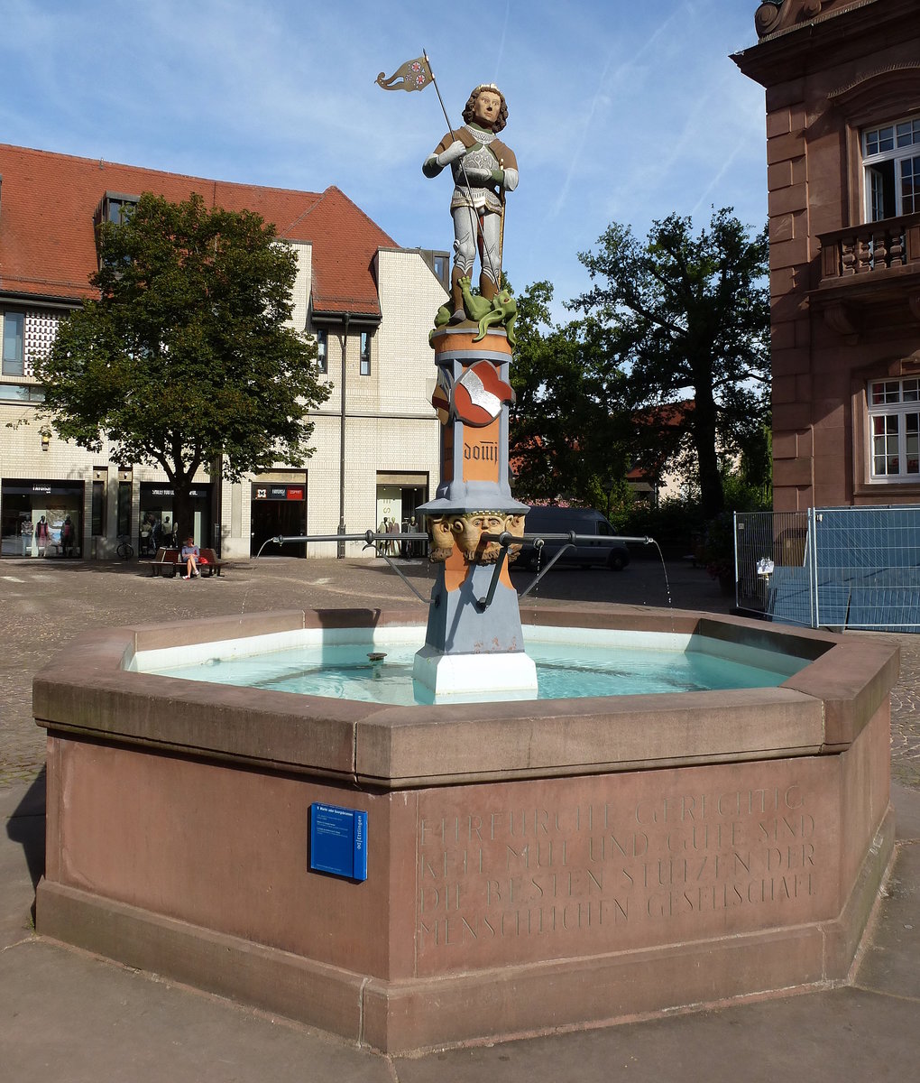 Ettlingen, der sptgotische Markt-oder Georgsbrunnen von 1494, Aug.2015