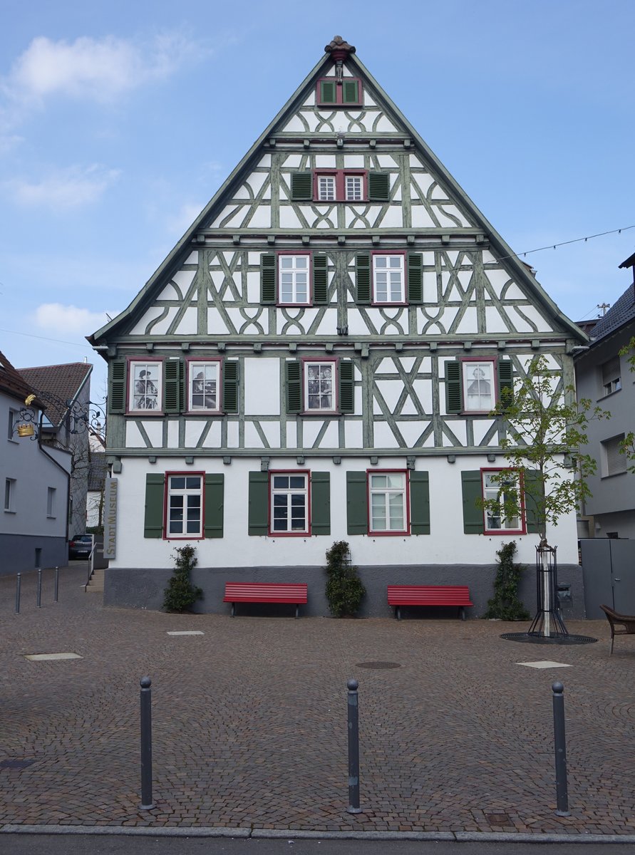 Fellbach, Stadtmuseum in einem Fachwerkhaus von 1680 (10.04.2016)
