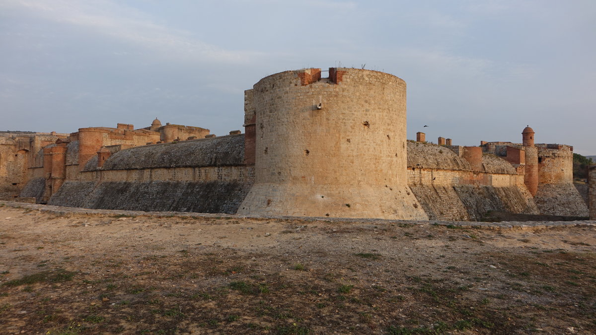 Festung Salses-le-Chateau, erbaut Ende des 15. Jahrhundert im Norden des damaligen Frstentum Katalonien (30.09.2017)