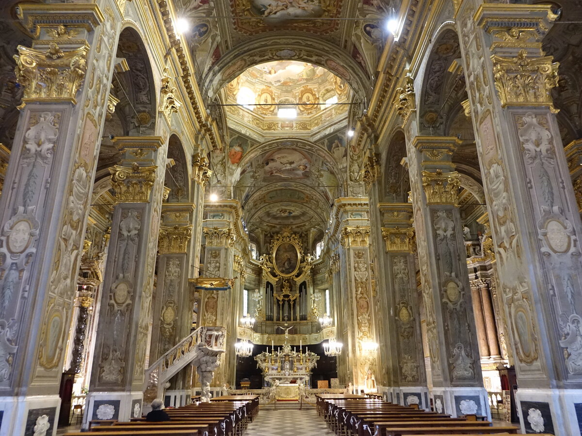 Finalborgo, Innenraum der Stiftskirche St. Biagio, erbaut von 1372 bis 1375, barocker Umbau ab 1634 durch Andrea Storace, neoklassizistische Ausstattung von 1864 bis 1865 (02.10.2021)