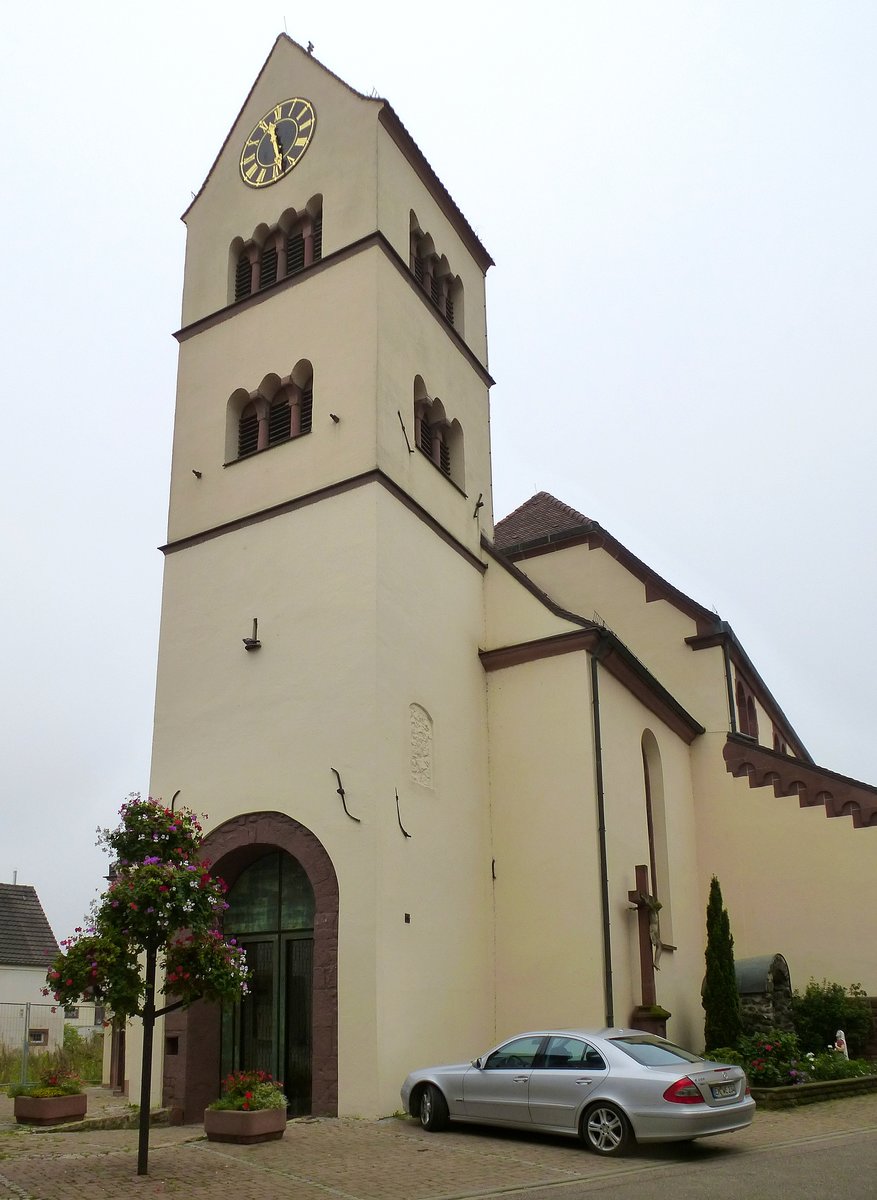 Forchheim, die Kirche St.Johannes Baptista, die Ostseite mit dem historischen Glockenturm aus dem 12.Jahrhundert, Sept.2017