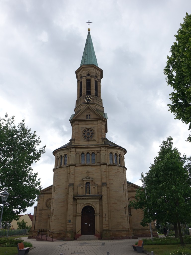 Forst, St. Barbara Kirche, erbaut 1887 (30.05.2015)