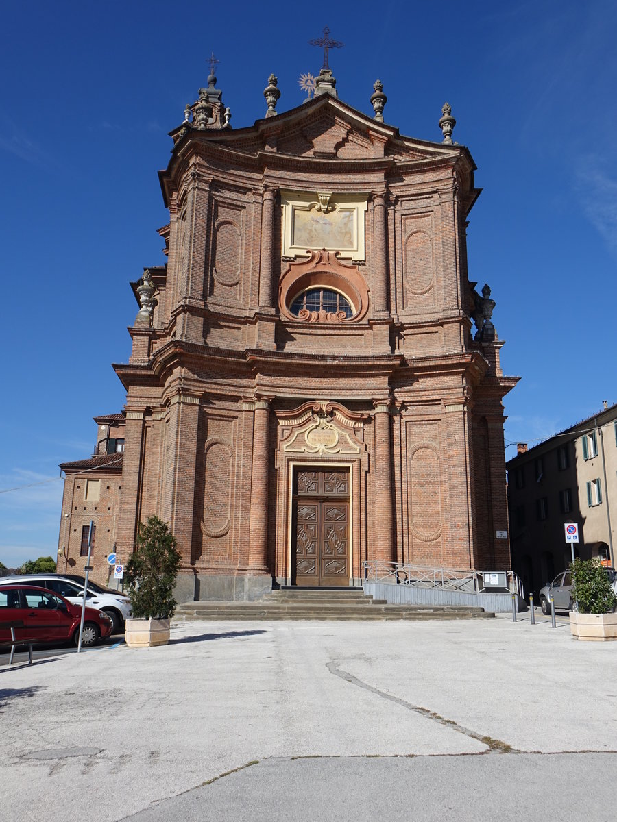 Fossano, Pfarrkirche St. Trinita, erbaut von 1730 bis 1738 durch Francesco Gallo an der Piazza dei Battuti Rossi (03.10.2018)