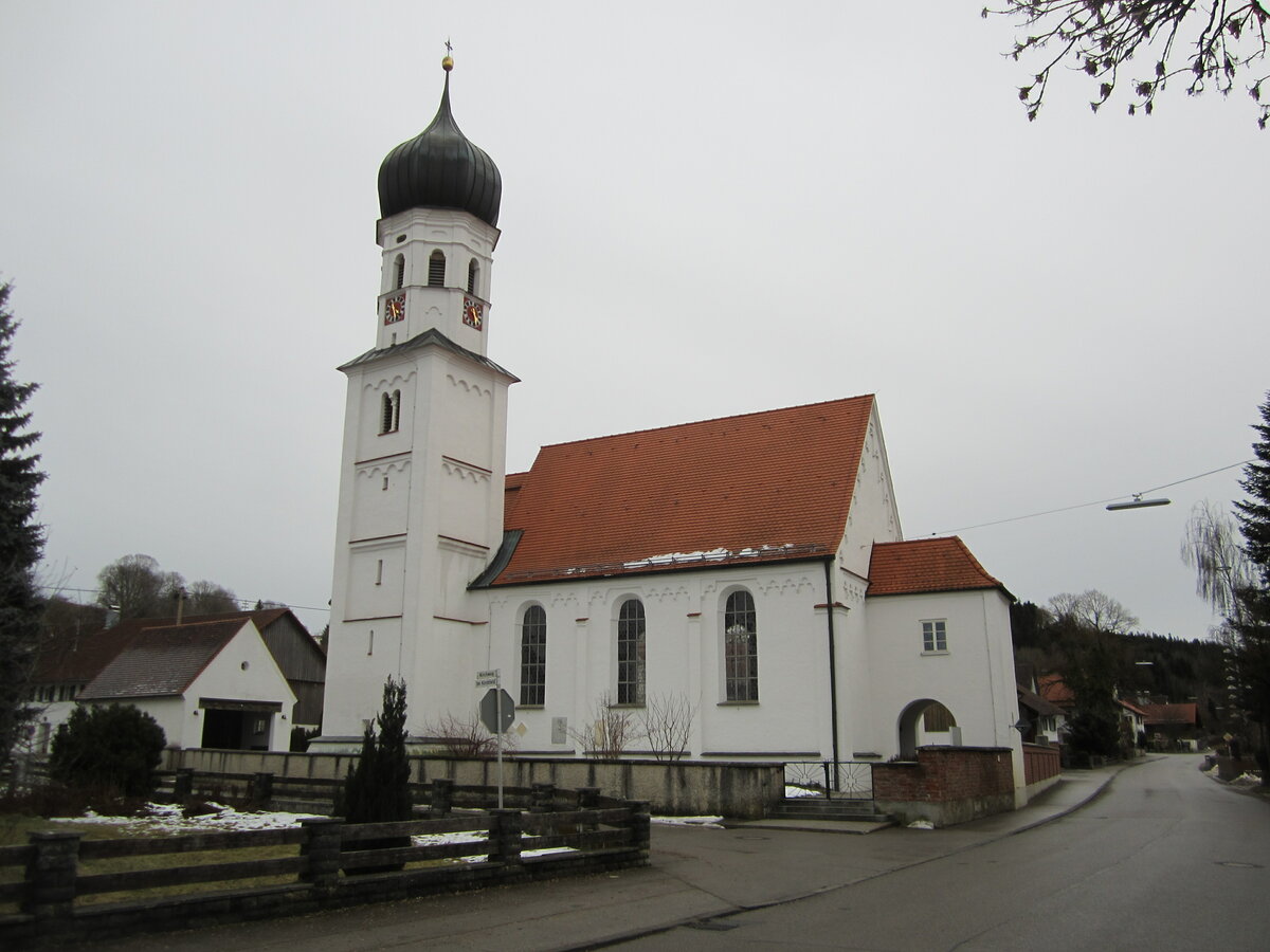 Frankenhofen, Pfarrkirche St. Lorenz und Agatha, Langhaus und Turmunterbau 1488, Chor und Turmoberbau erbaut ab 1781 (07.02.2014)