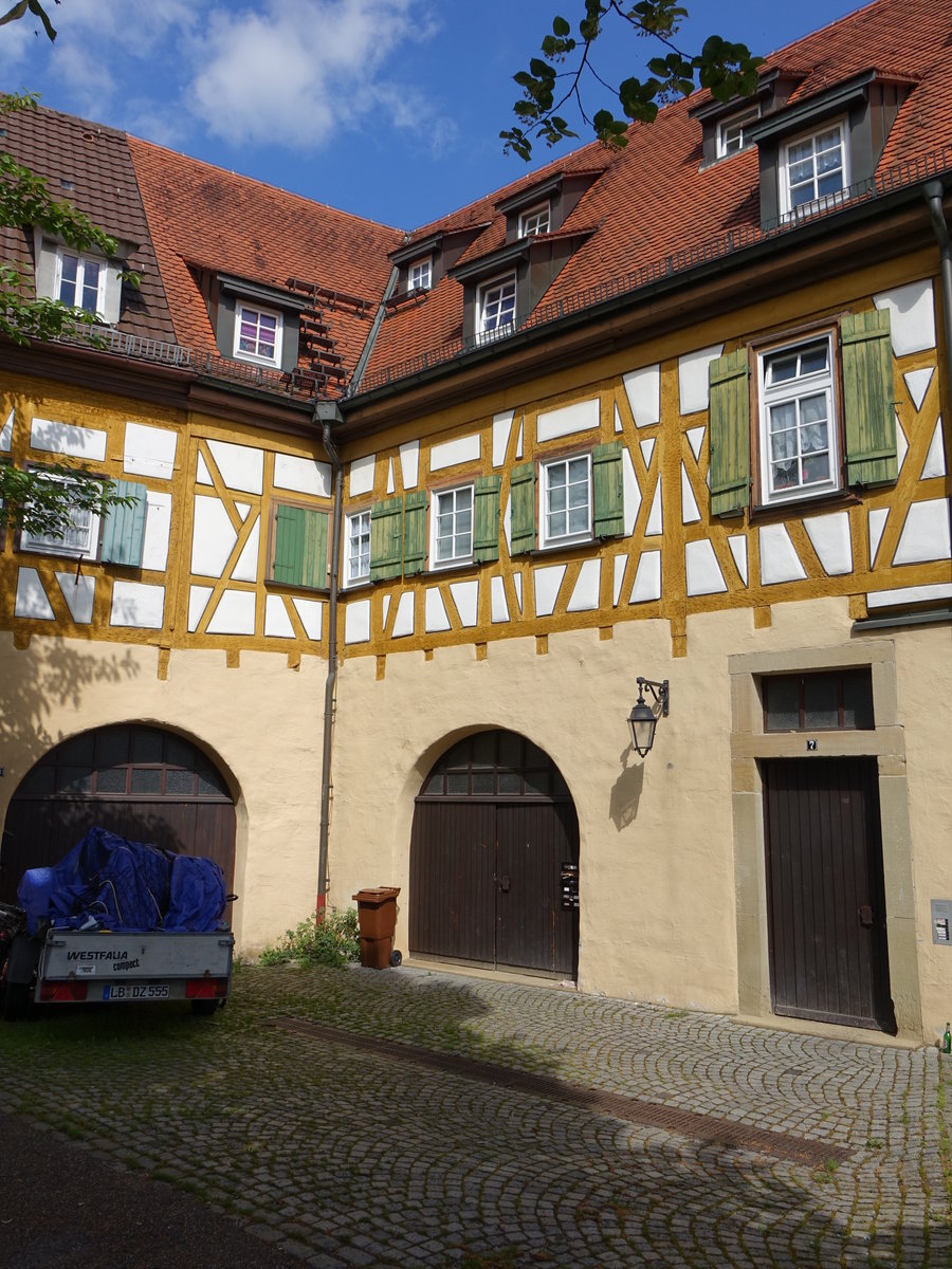 Freiberg a. Neckar, oberes Geisinger Schloss, erbaut 1723 (26.06.2016)