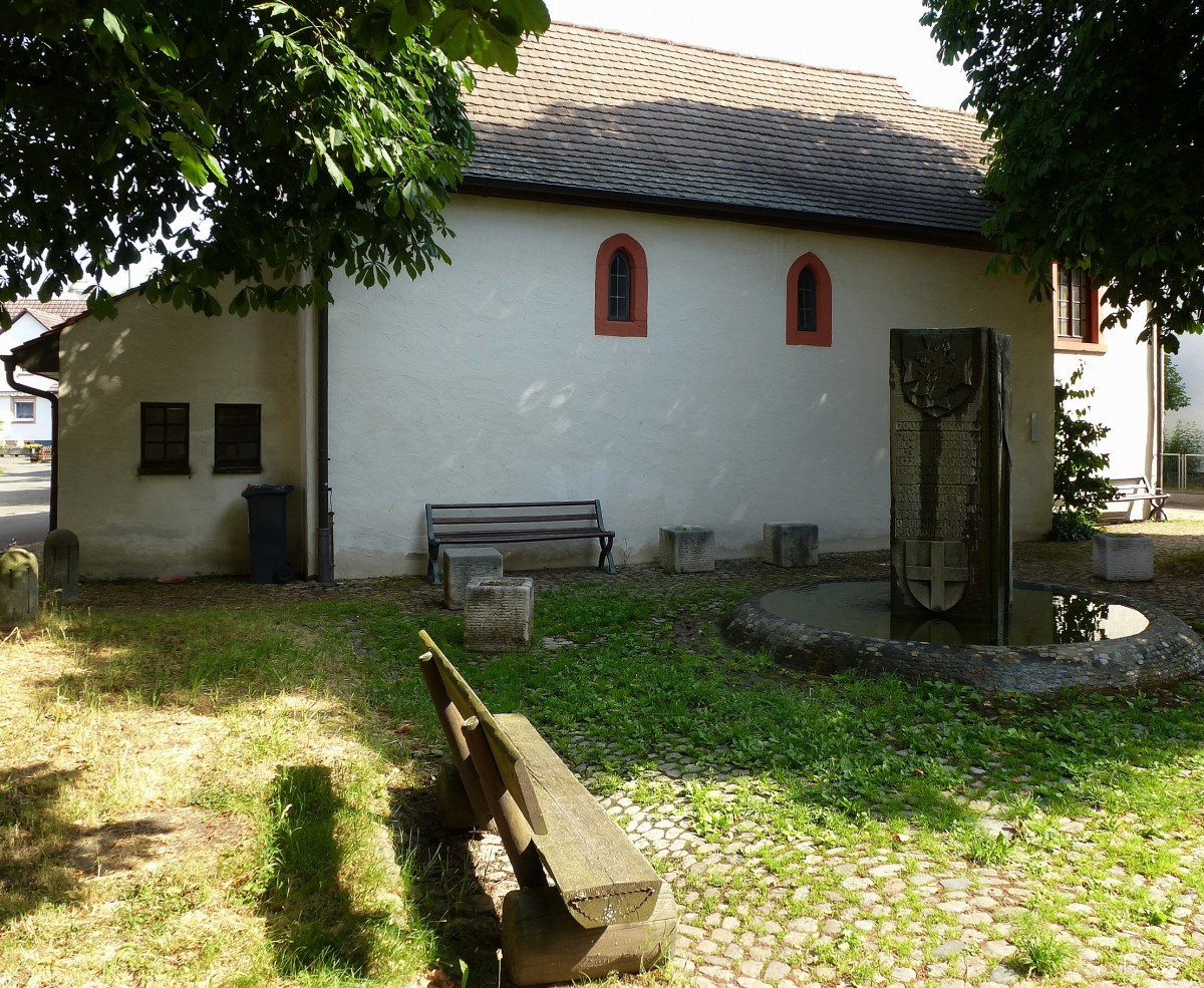 Freiburg, die Kapelle Peter und Paul, erstmals erwhnt 1360, im Stadtteil St.Georgen, Juni 2014