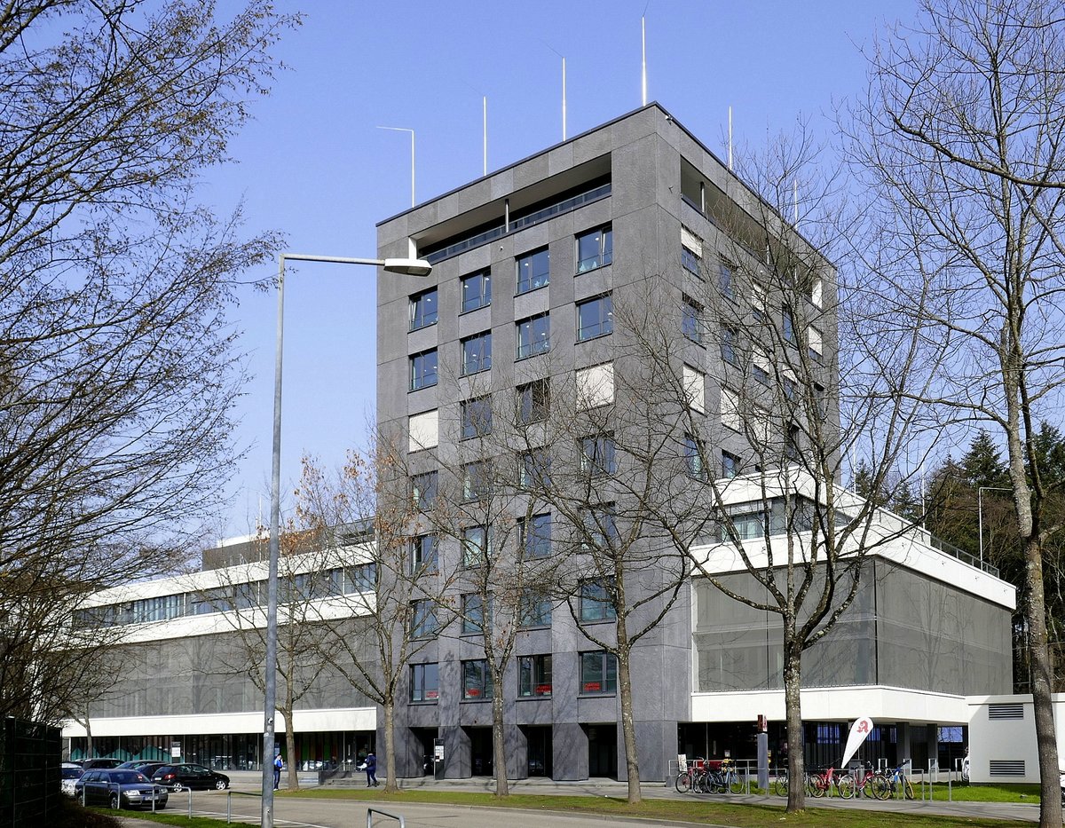 Freiburg, das WTZ-Wirthstrae-Terapie-Zentrum im Stadtteil Landwasser, beherbergt verschiedene medizinische Einrichtungen, 2019 erffnet, Feb.2021