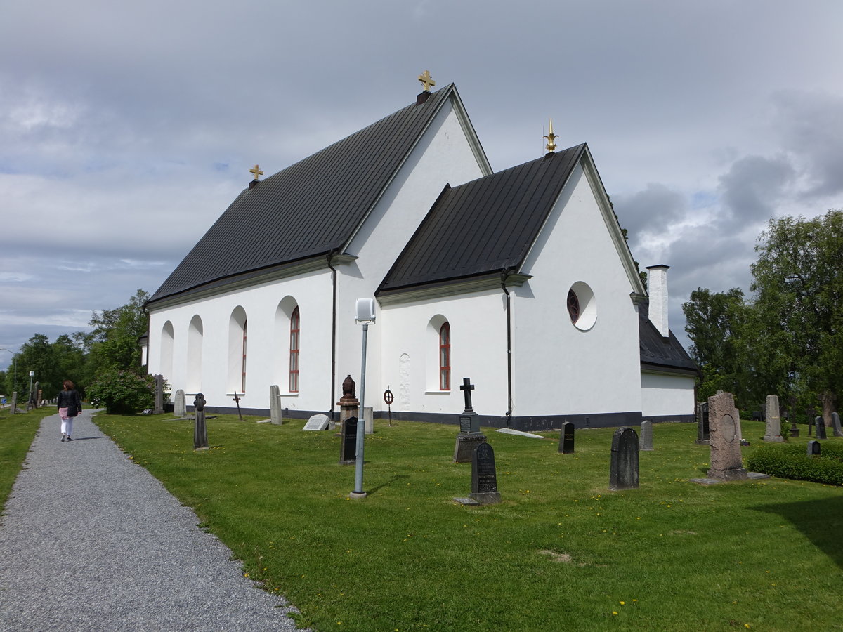 Frdn, Ev. Kirche, erbaut im 13. Jahrhundert, restauriert 1898 (18.06.2017)