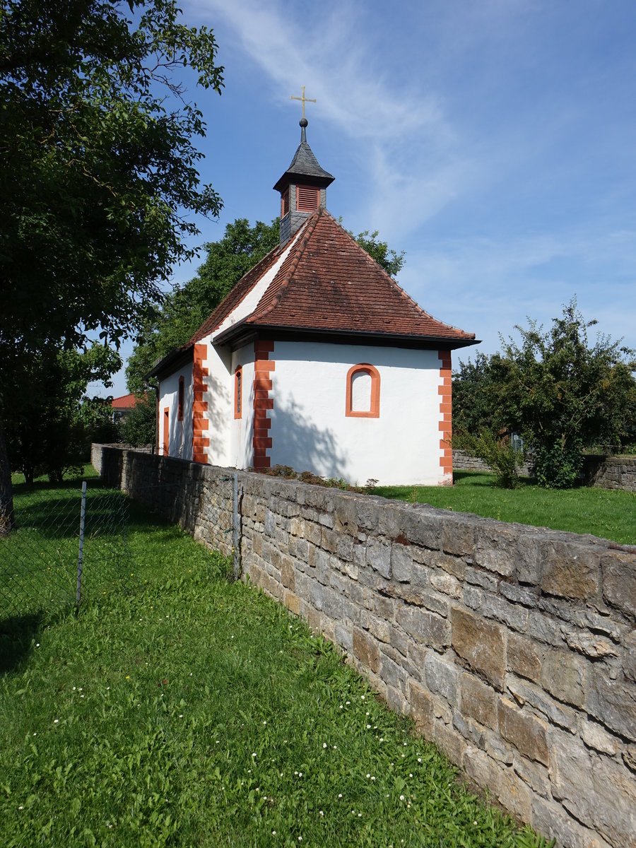 Gadhein, kath. Kapelle St. Markus,  Saalbau mit eingezogenem Chor und Dachreiter, erbaut 1666 (15.08.2017)