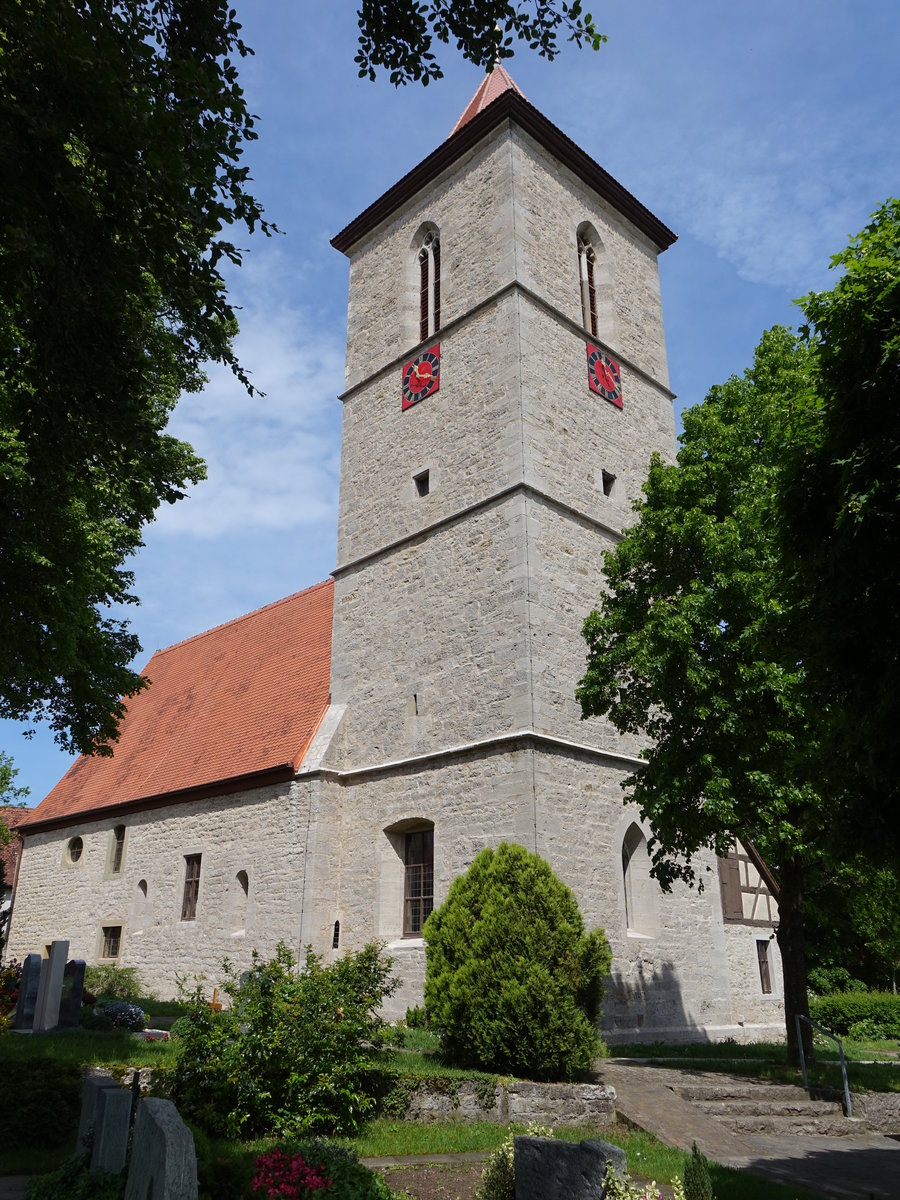 Gammesfeld, Ev. St. Nikolaus Kirche, ehemalige Wehrkirche im ummauerten Friedhof, erbaut im 13. Jahrhundert (29.05.2016)