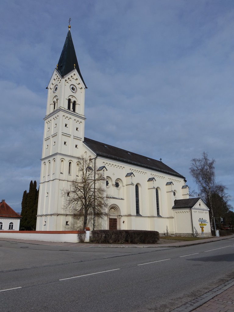 Garching a. d. Alz, Pfarrkirche St. Nikolaus, neuromanische Saalkirche, erbaut von 1870 bis 1872 durch Karl Leimbach (14.02.2016)