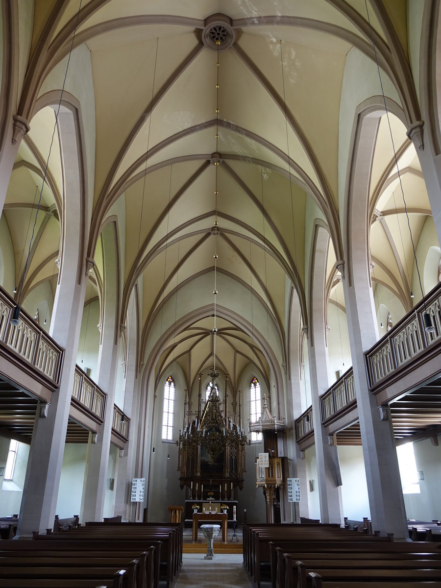 Gefrees, neugotischer Innenraum der Ev. Stadtpfarrkirche St. Johannes (21.05.2016)