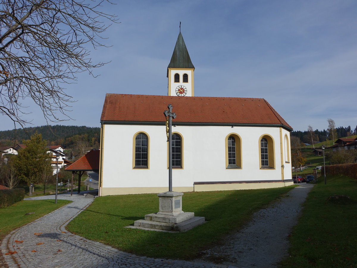 Geiersthal, kath. Pfarrkirche St. Margareta, Chor 15. Jahrhundert, Langhaus erbaut 1750 (04.11.2017)