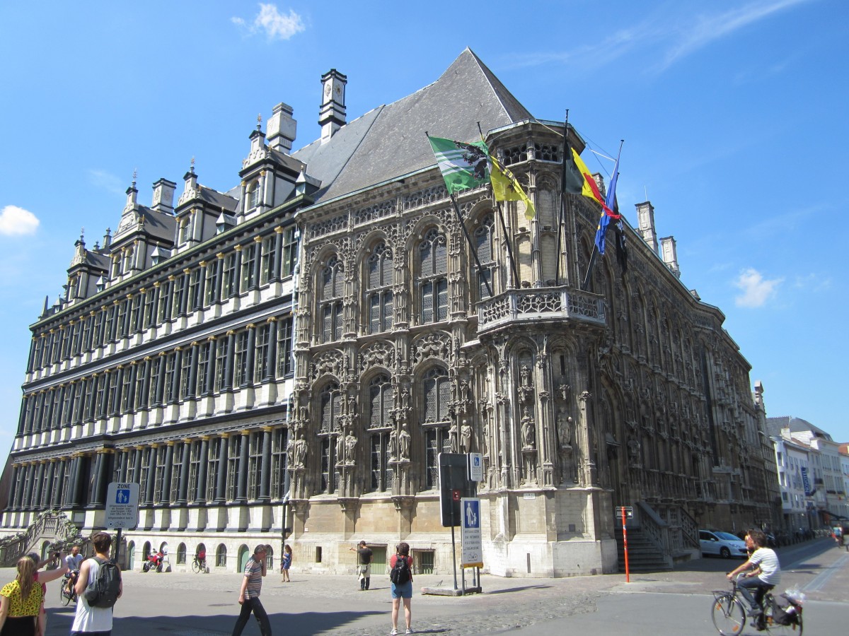 Gent, Rathaus, eine Mischung aus Sptgotik und Renaissance (03.07.2014)