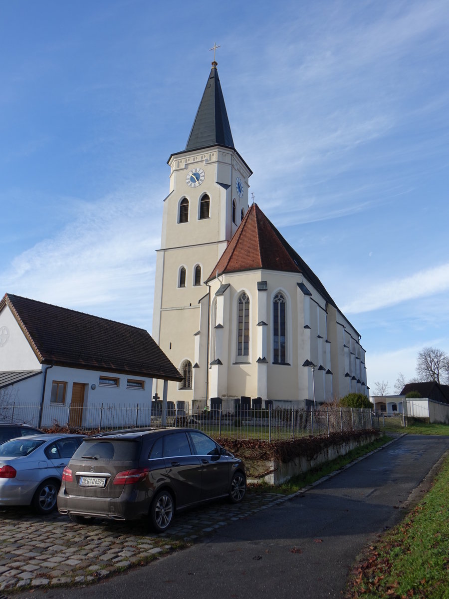 Gergweis,  sptgotische Pfarrkirche Maria Verkndigung, erbaut von 1450 bis 1485 (20.11.2016)