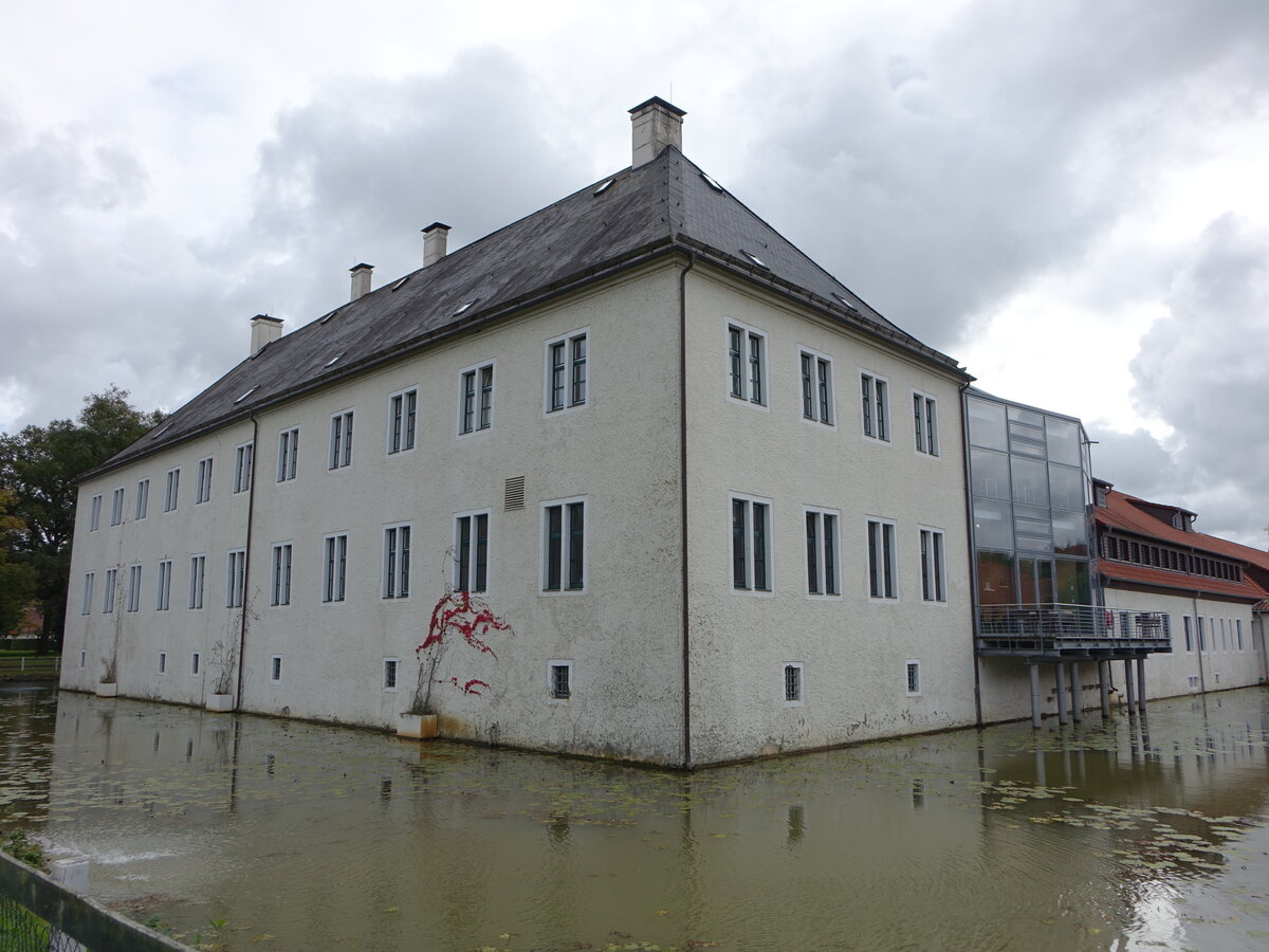 Gestringen, Schloss Benkhausen, erbaut ab 1510, heute Schulungszentrum (11.10.2021)