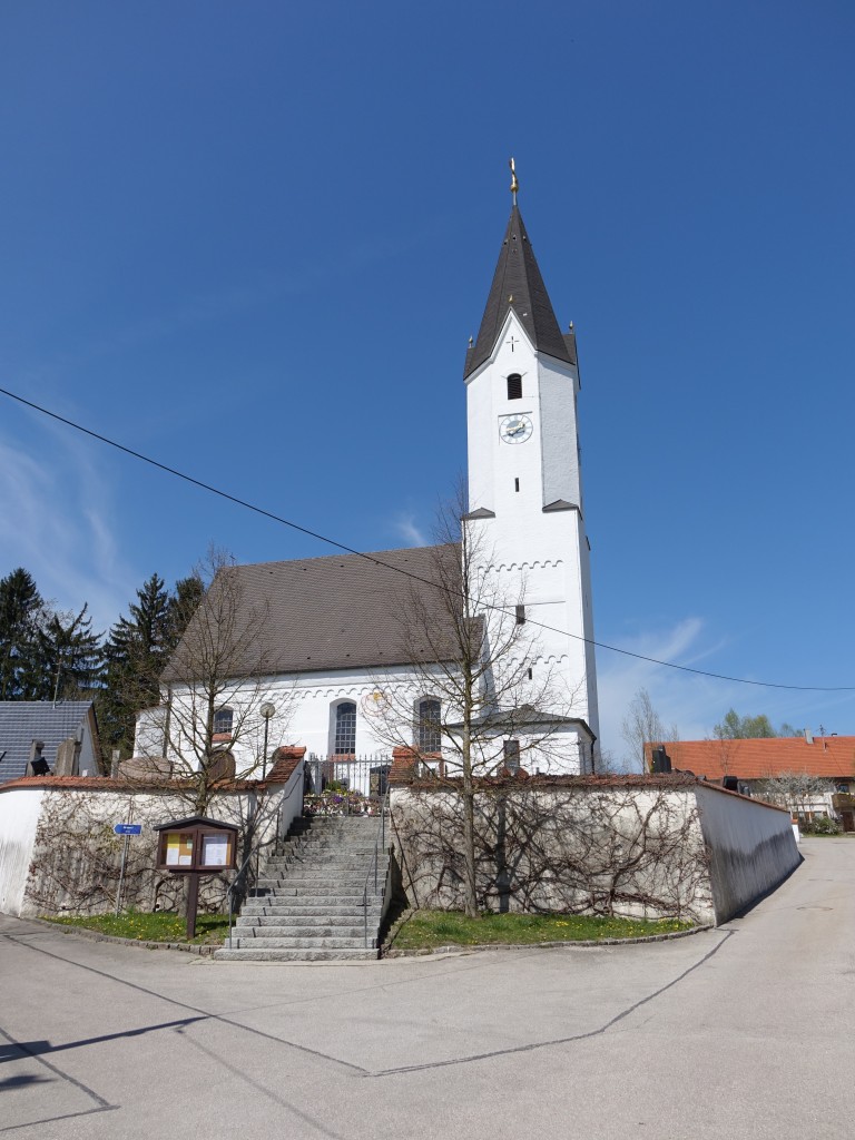 Giggenhausen, Filialkirche St. Stephanus, im Kern sptromanisch, erweitert 1874 (19.04.2015)
