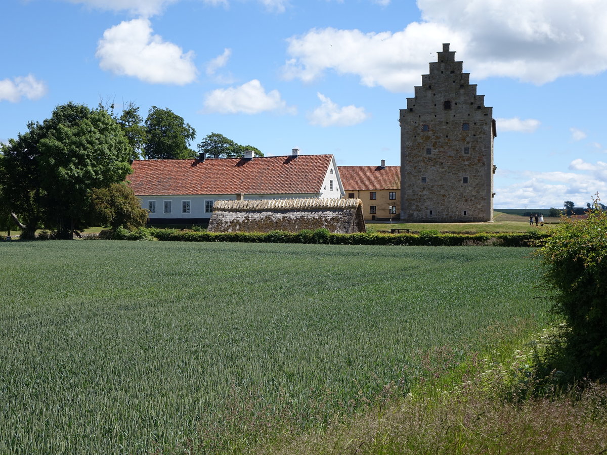 Glimmingehus, das lteste profane Gebude Schwedens, erbaut von 1499 bis 1505 durch Baumeister Adam van Dren, seit 1924 Staatseigentum (11.06.2016)