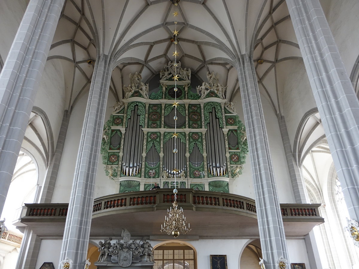 Grlitz, Sonnenorgel in der Pfarrkirche St. Peter und Paul, erbaut 1703 von Johann Conrad Buchau, das heutige Orgelwerk ist von der Schweizer Firma Mathis Orgelbau von 1997 (03.10.2020)