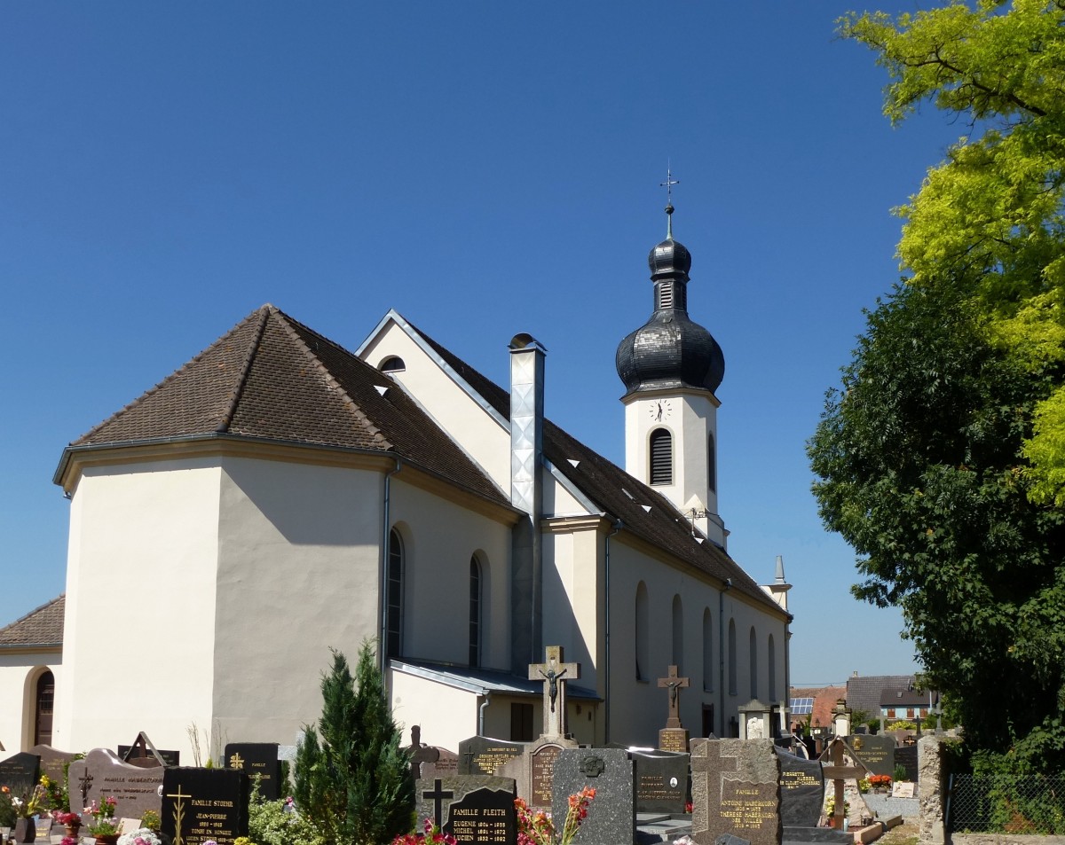 Grussenheim im Oberelsa, die katholische Heilig-Kreuz-Kirche, Aug.2013