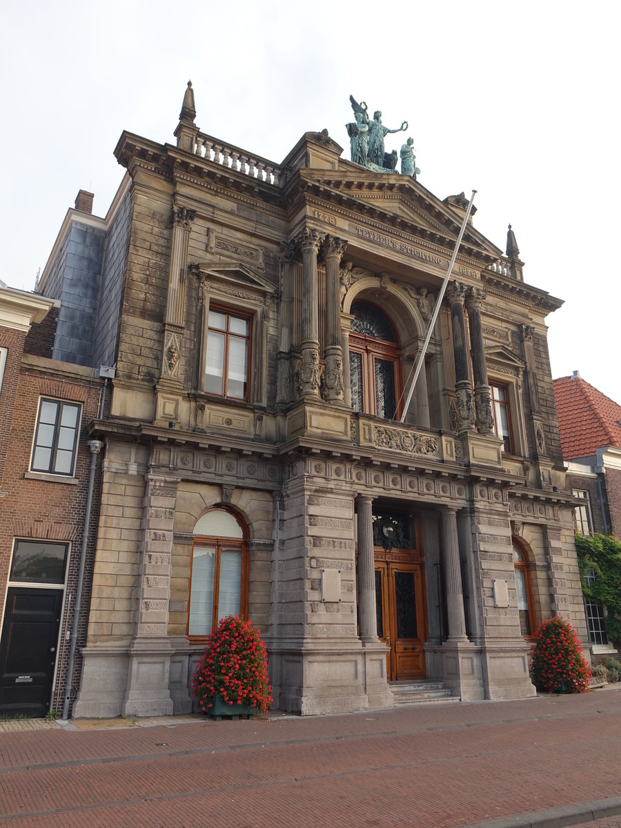 Haarlem, Teylers Museum, erbaut 1780 von L. Viervant (26.08.2016)