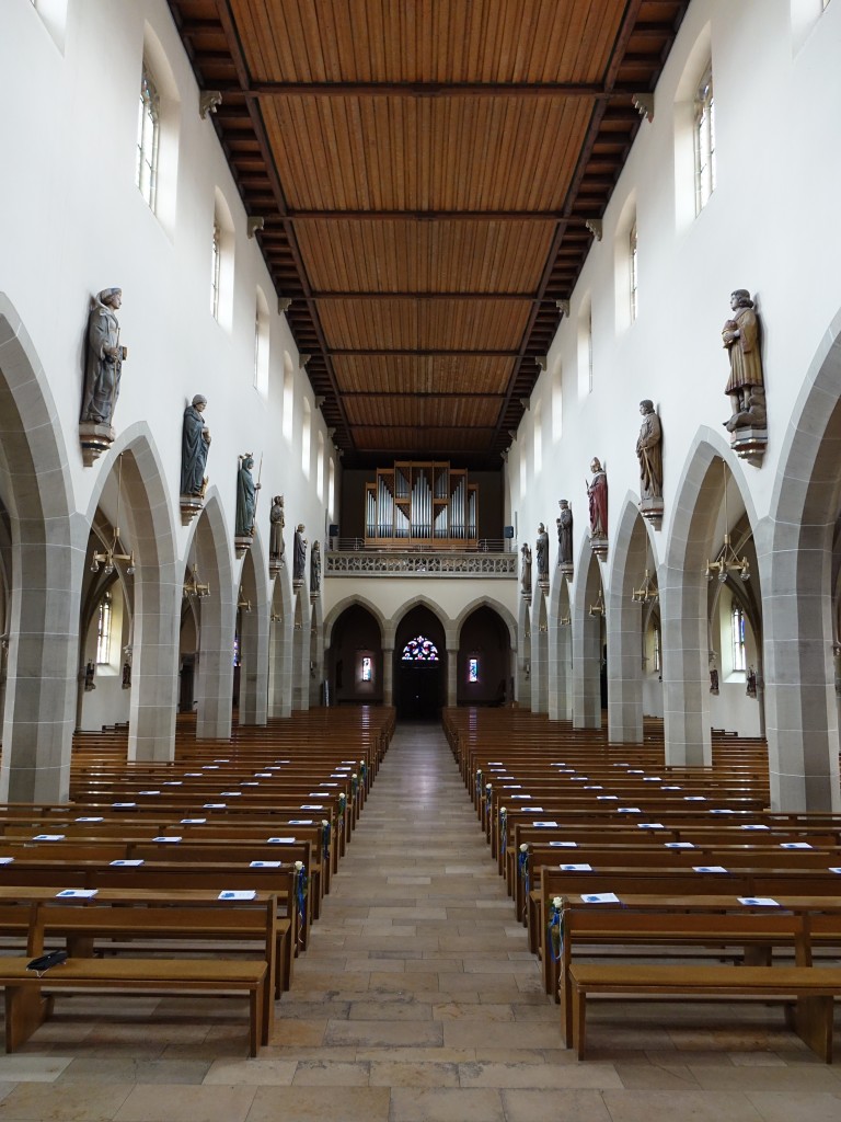 Hambrcken, neugotische Kath. St. Remigius Kirche, erbaut von 1901 bis 1903 (25.05.2015)