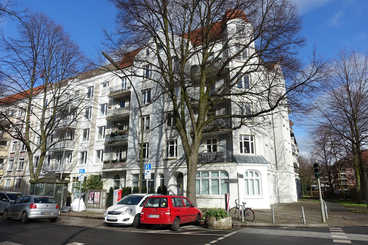 Hamburg am 19.2.2020: altes saniertes Wohnhaus in Barmbek-Sd /