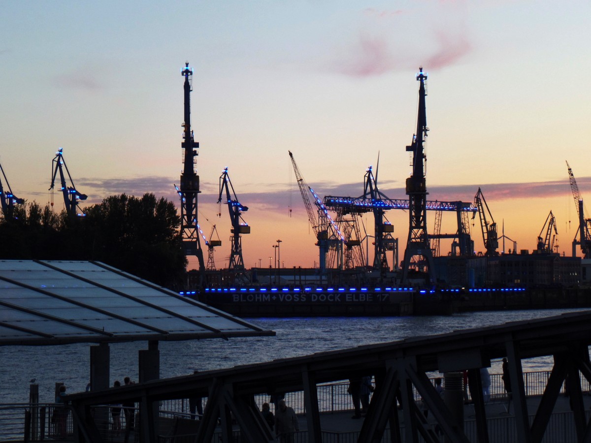 Hamburg am 9.9.2015: Blue Port, Blohm + Voss