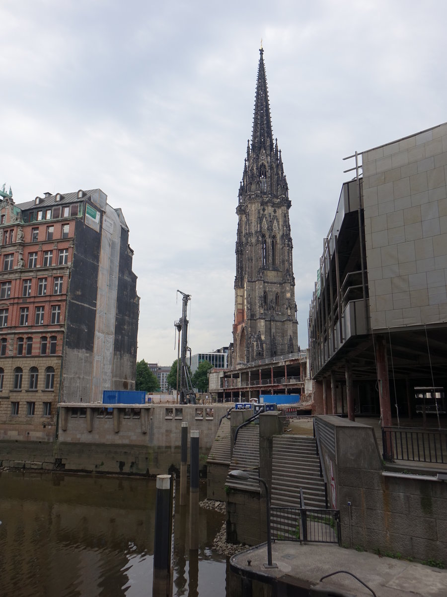 Hamburg, Kirchturm des Mahnmals St. Nikolai am Hopfenmarkt (09.06.2018)
