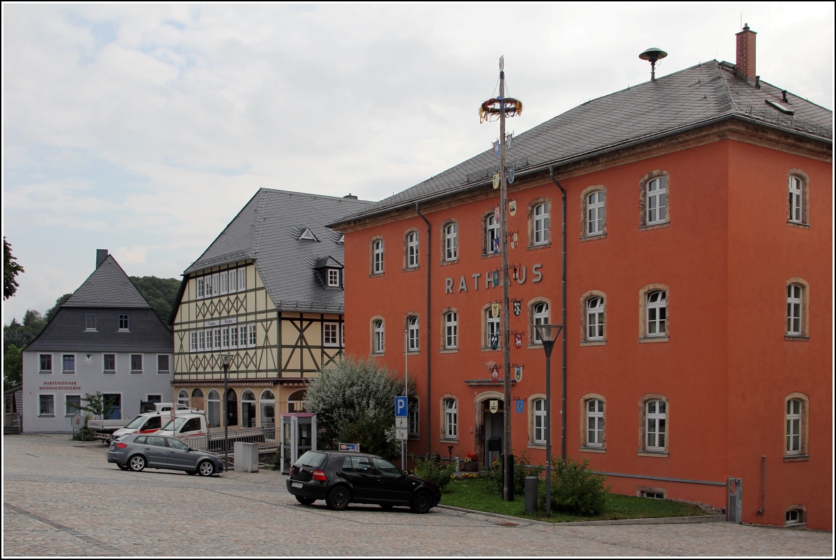 Hartenstein. Das Rathaus am Marktplatz Staedtefotos.de