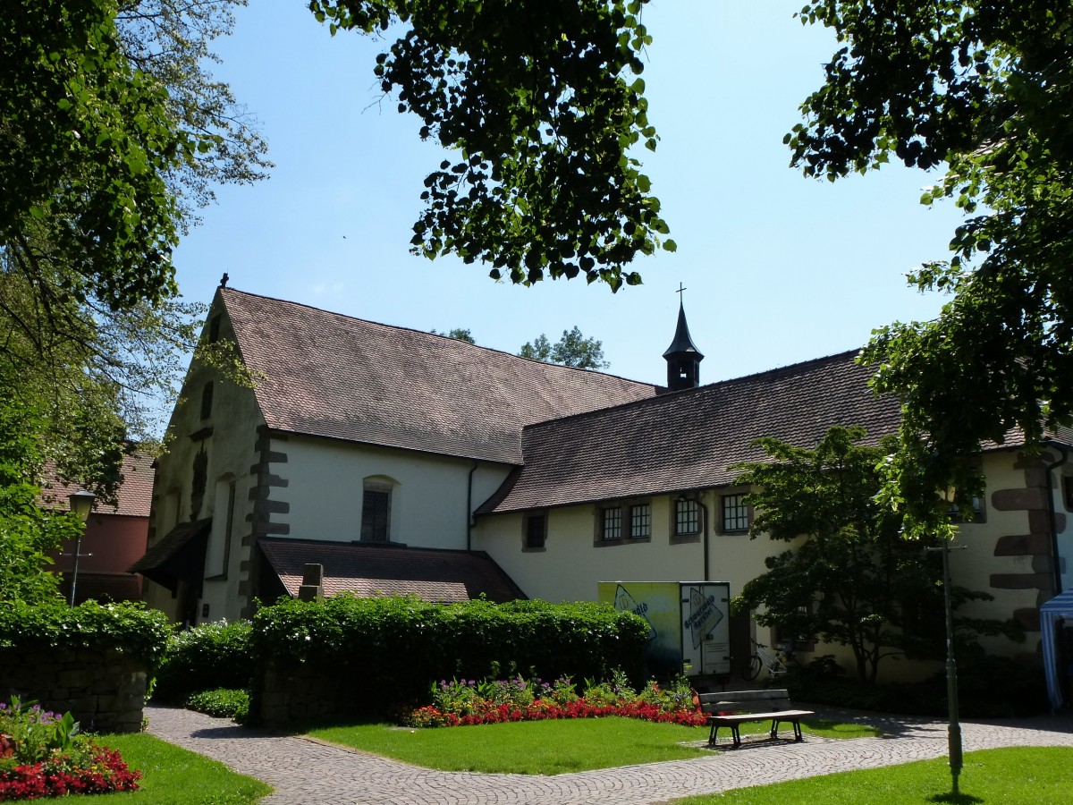 Haslach im Kinzigtal, Kirche und Konventgebude(rechts) des ehemaligen Kapuzinerklosters, Juli 2013
