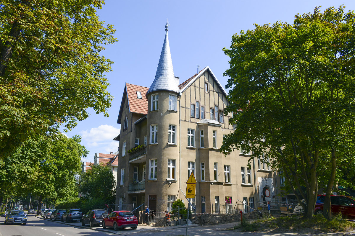 Haus im Jschkenthal (Jaskowa Molina) im Danziger Ortsteil Langfhur (Gdansk-Wrzeszcz). Aufnahme: 14. August 2019.