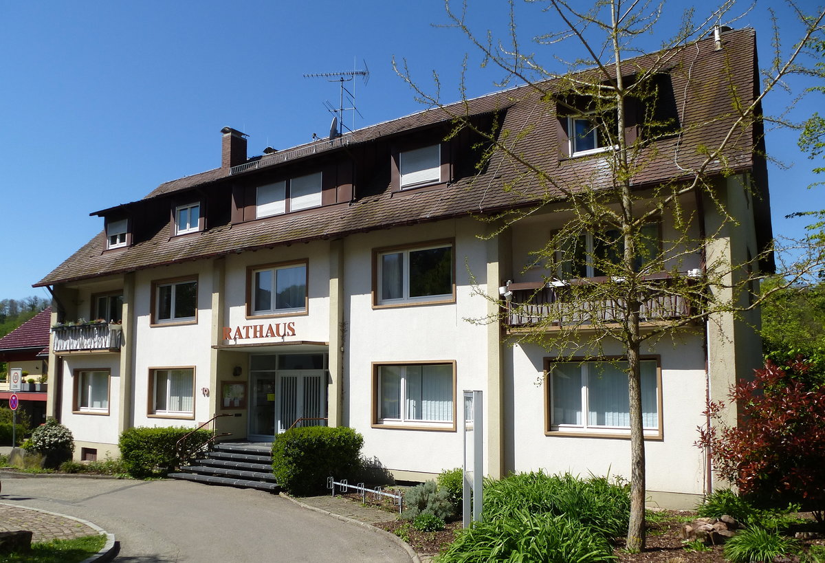 Heimbach im Breisgau, das Rathaus der ber 900 Einwohner zhlenden Gemeinde, seit 1975 zu Teningen eingemeindet, Mai 2017