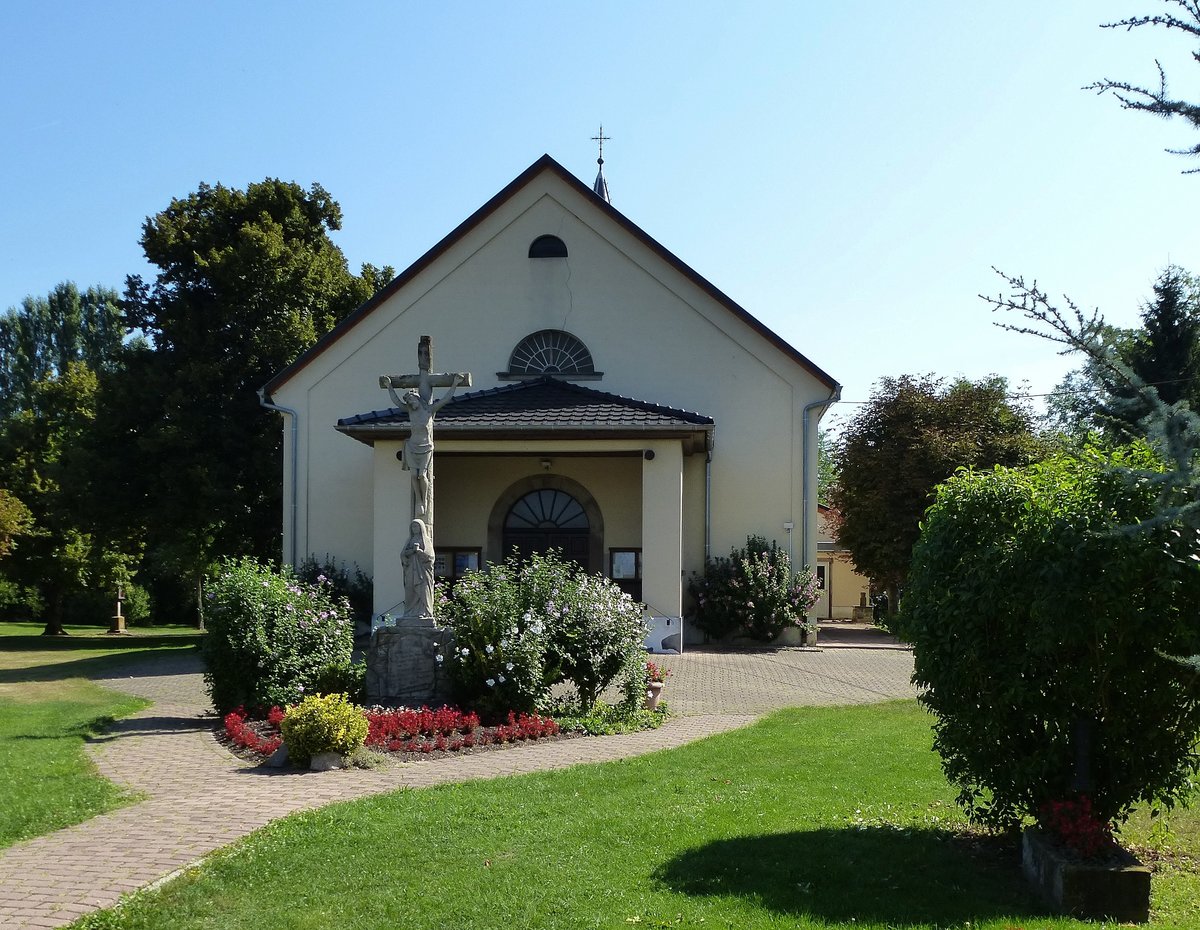 Heiteren, Westportal und Haupteingang der 1894 erbauten Kapelle im Ortsteil Thierhurst, Aug. 2016
