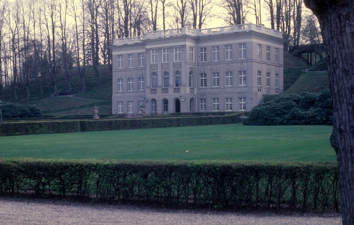 Helsingr im Mai 1978: Das Schloss Marienlyst wurde 1759 - 1763 vom franzsischen Architekten N. H. Jardin gebaut. Die Knigin Juliane Marie, die nach dem Tod ihres Mannes, des Knigs Frederik des Fnften (1746 - 1766), das Schloss bernahm, nannte es 'Marienlyst'.