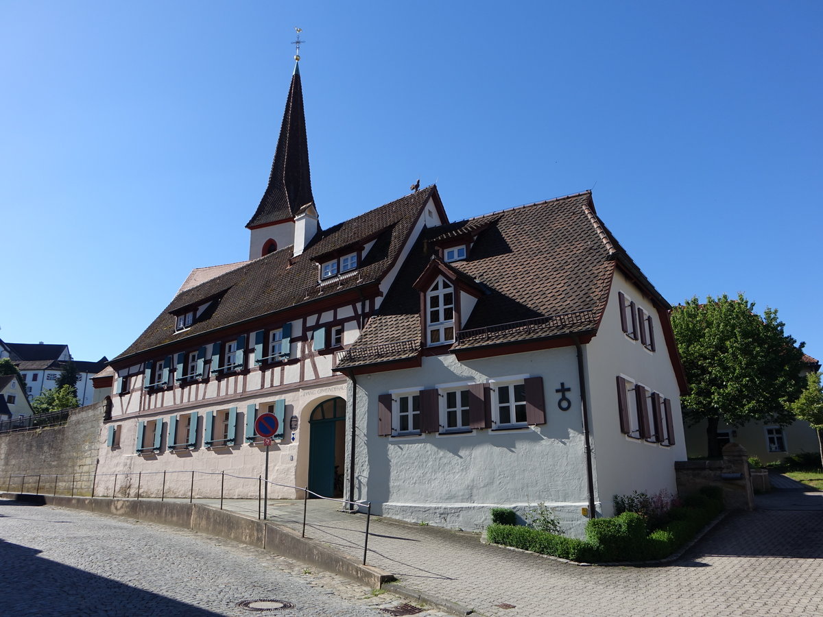 Henfenfeld, altes Schulhaus in der Kirchenstrae, erbaut 1593, heute Ev. Gemeindehaus (11.06.2017)
