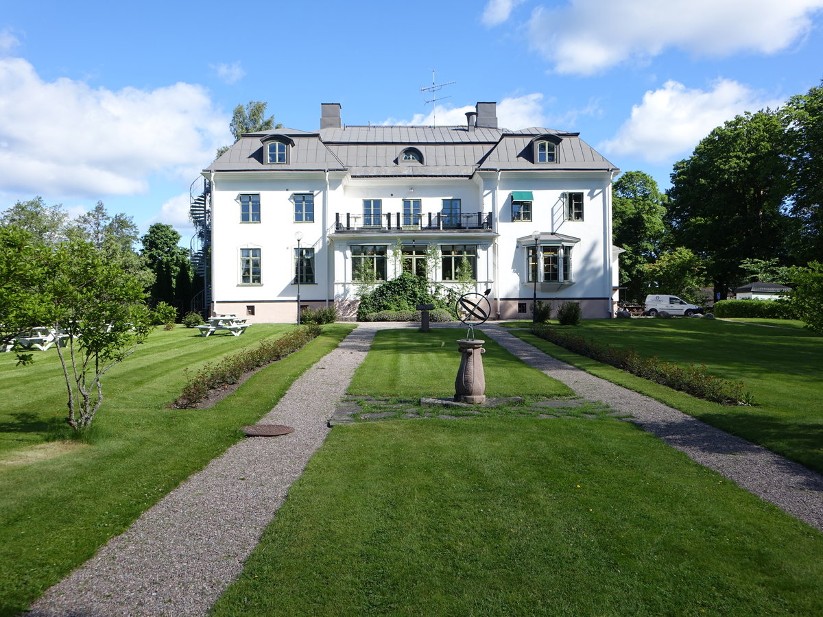 Herrenhof in Hgbo, erbaut 1739 durch Hans Hierta, Umbau im Rokokostil 1764 (22.06.2017)