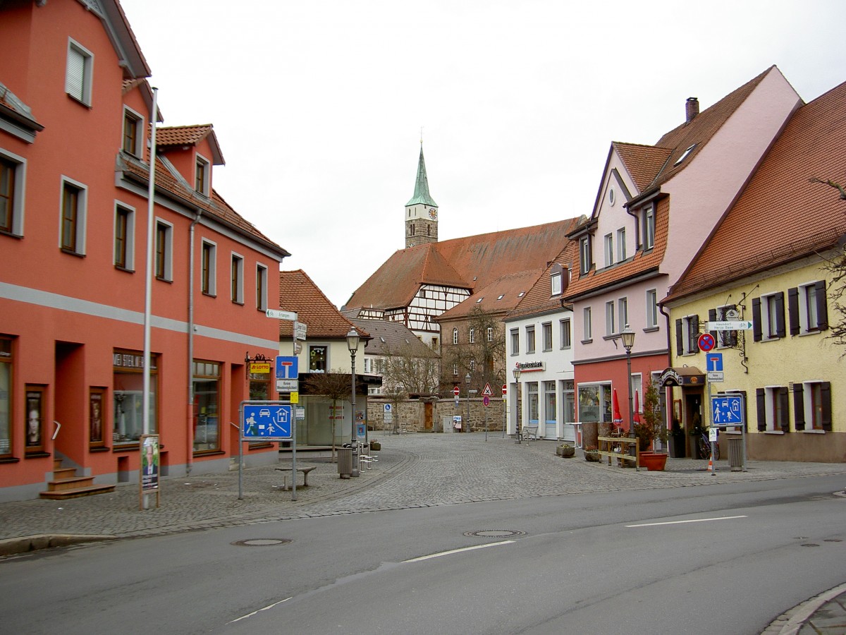 Herzogenaurach, Hauptstrae und St. Magdalena Kirche (09.02.2014)