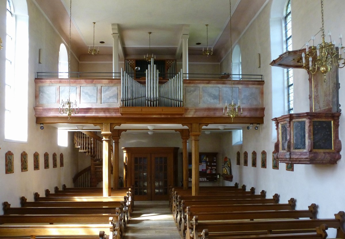 Heuweiler, Blick zur Orgelempore in der Kirche St.Remigius, Juli 2017