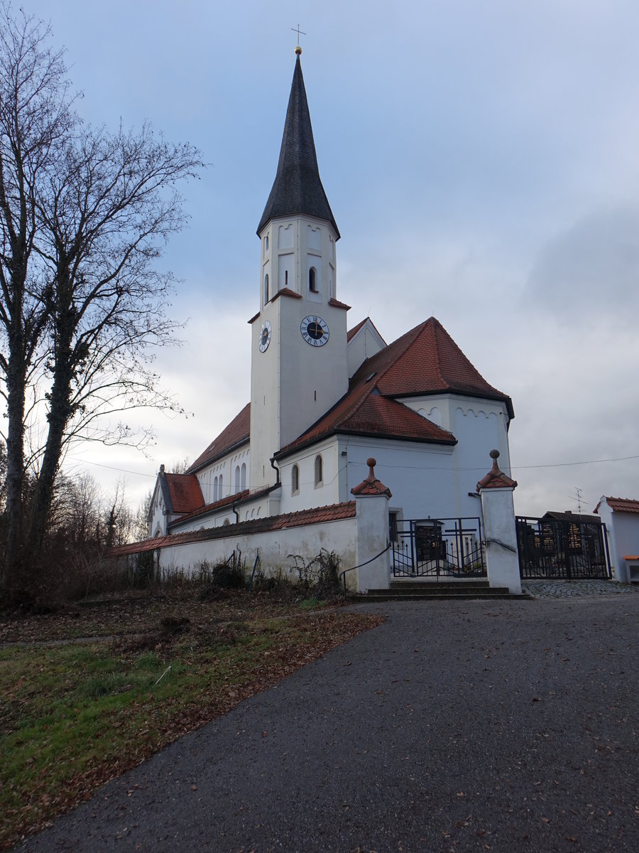Hofdorf, Pfarrkirche St. Margaretha, neuromanischer Saalbau mit Sdturm, erbaut 1905 durch Heinrich Hauberisser (26.12.2016)