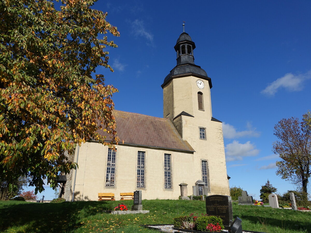 Hohendorf, evangelische Kirche St. Michael, Chorturmkirche aus dem 13. Jahrhundert, Kirchenschiff 17. Jahrhundert (22.10.2022) 